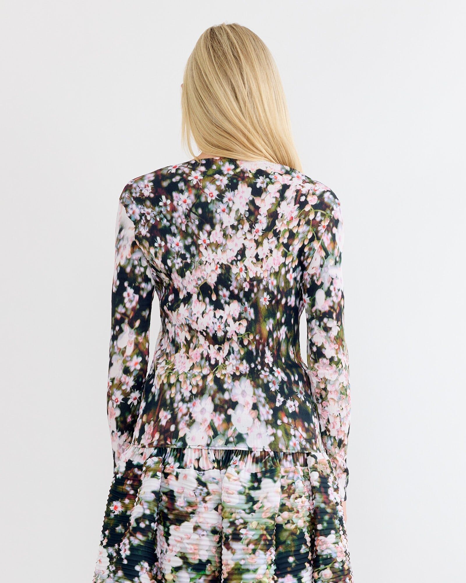 amy top in holle 3