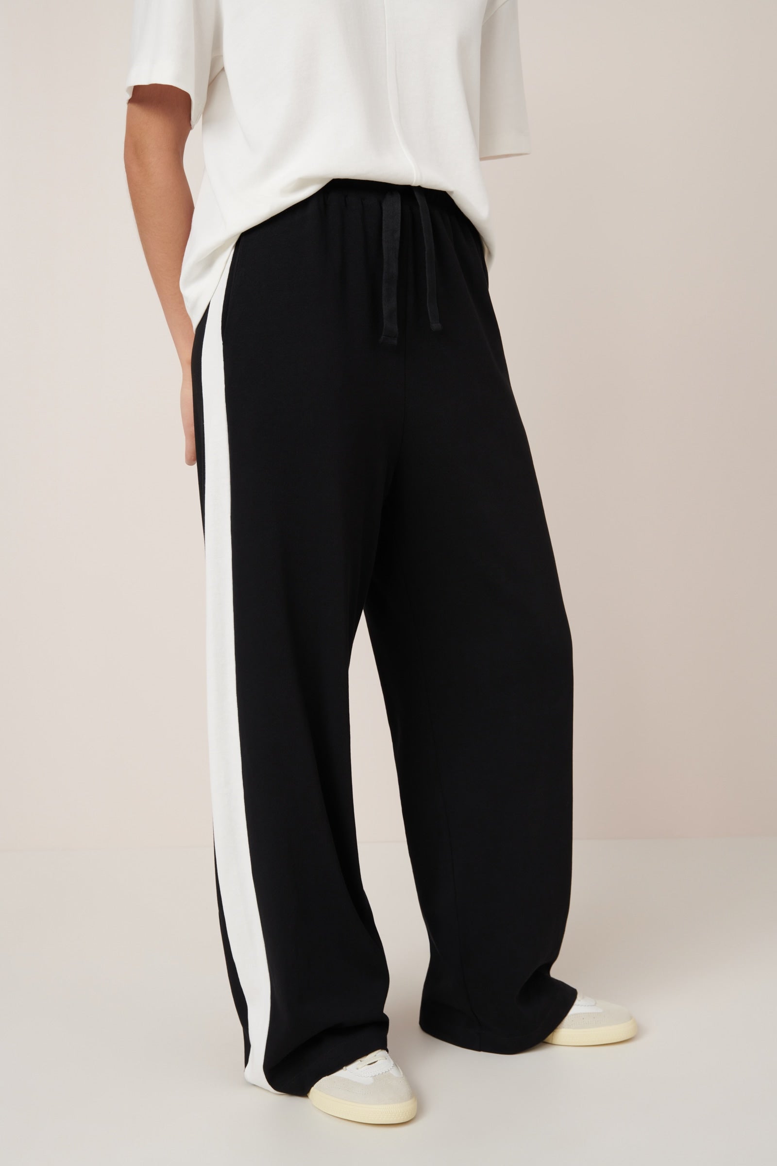 contrast trackpant 2
