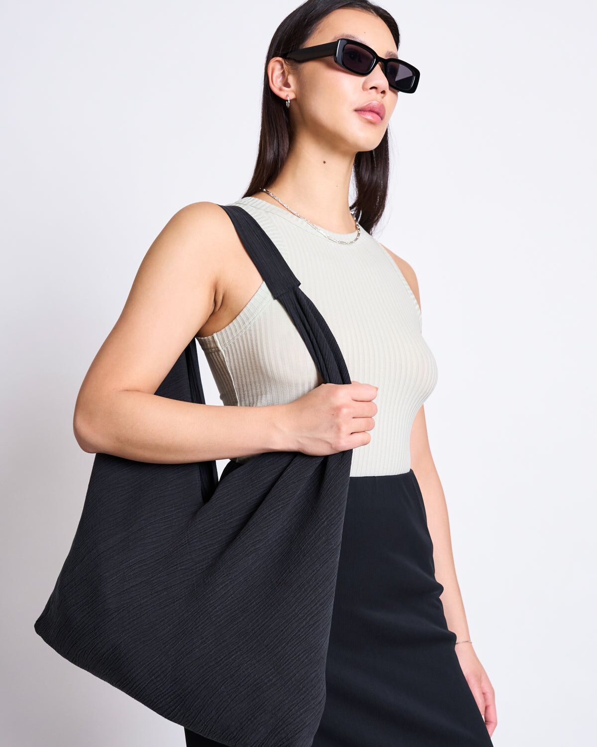 crinkle shopper visby black 2