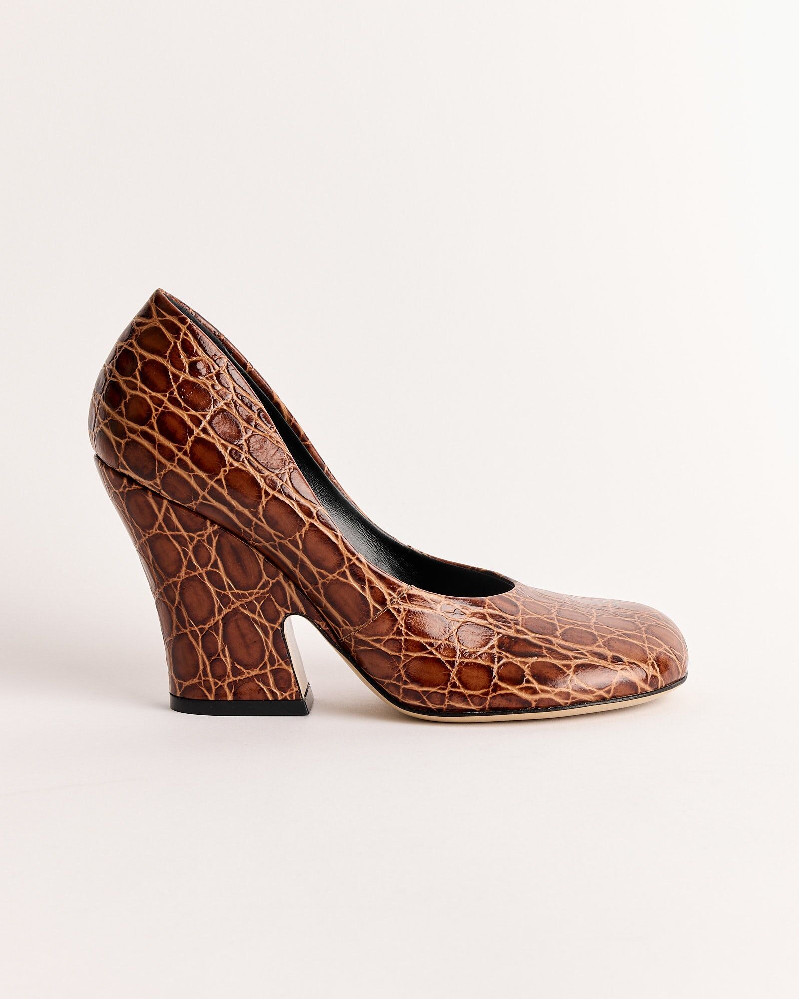embossed heel in tan 1