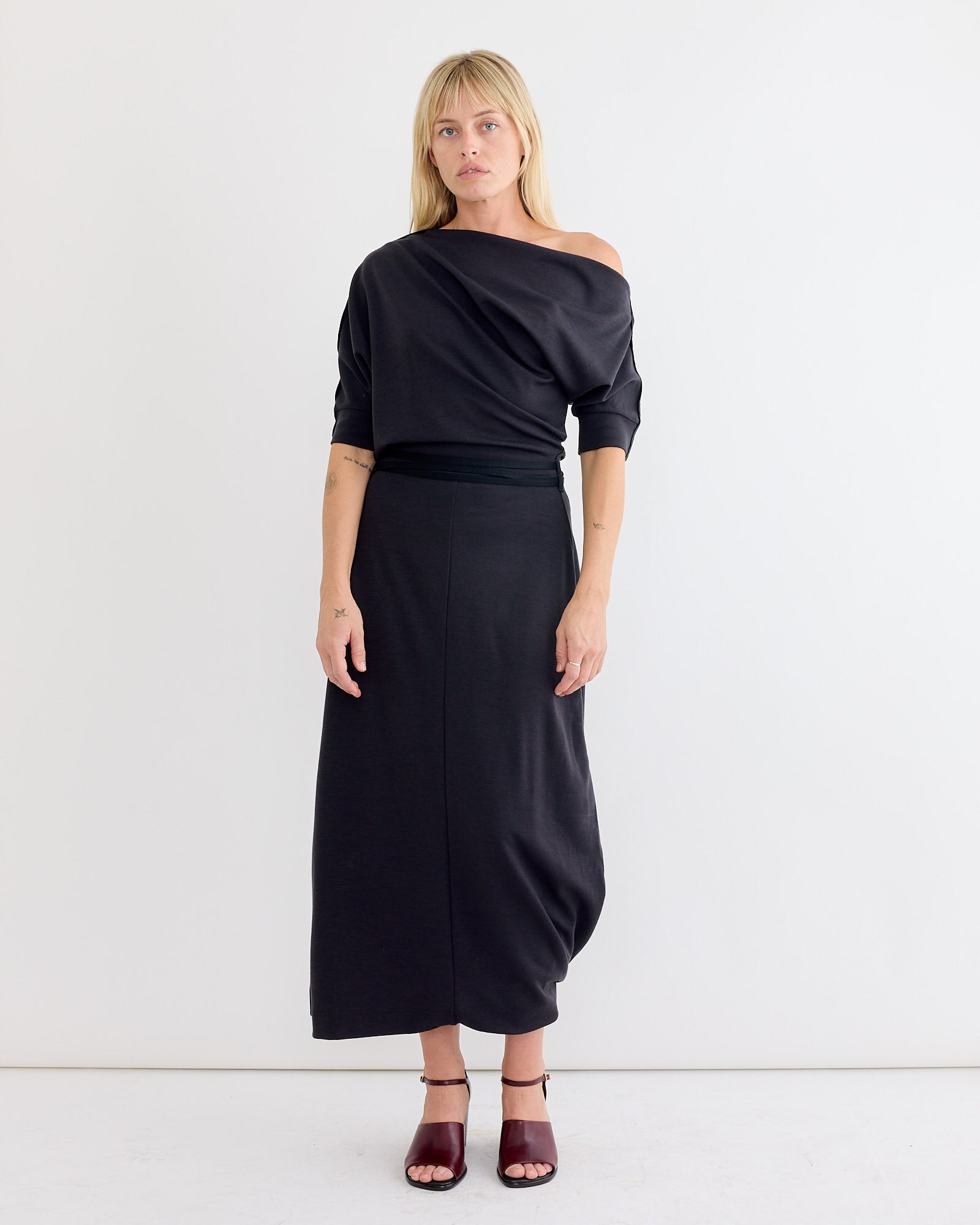 twisted hem dress in anthracite 1