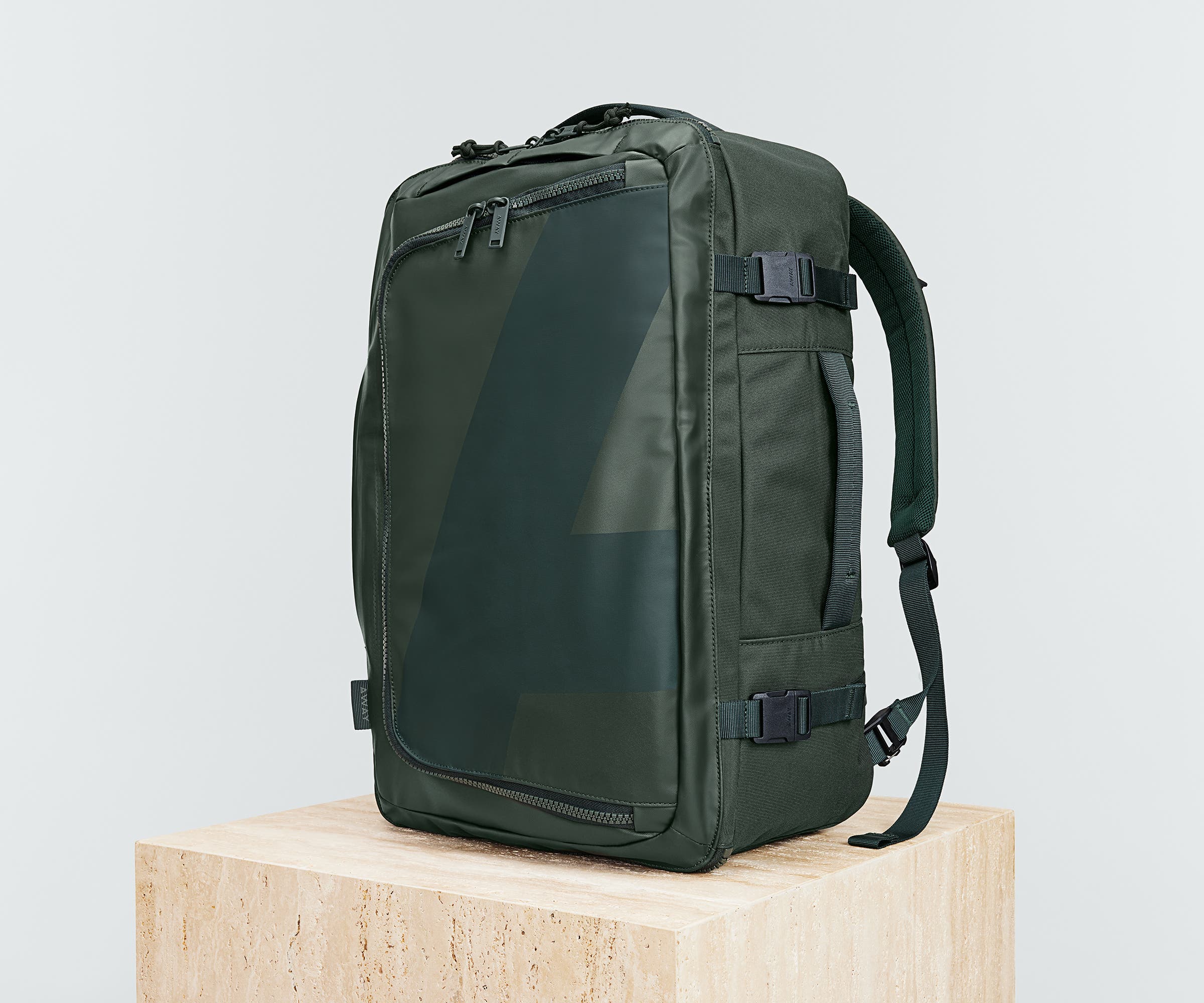 active convertible backpack 45l in forest green 2
