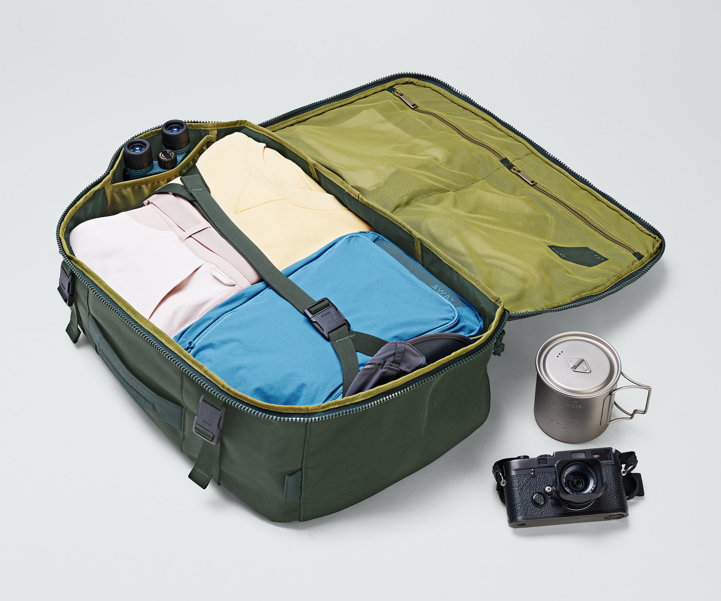 active convertible backpack 45l in forest green 3