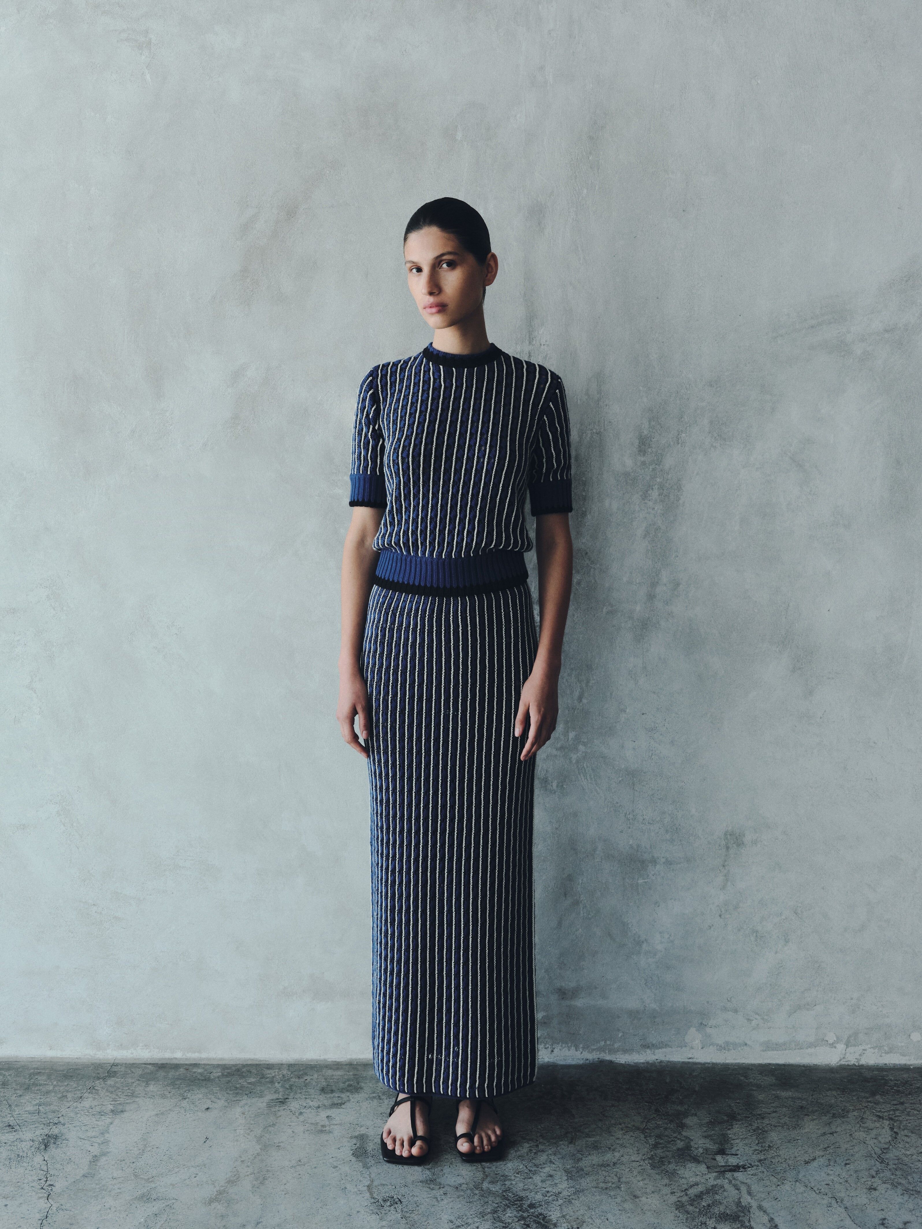apu midi skirt electric blue black 2