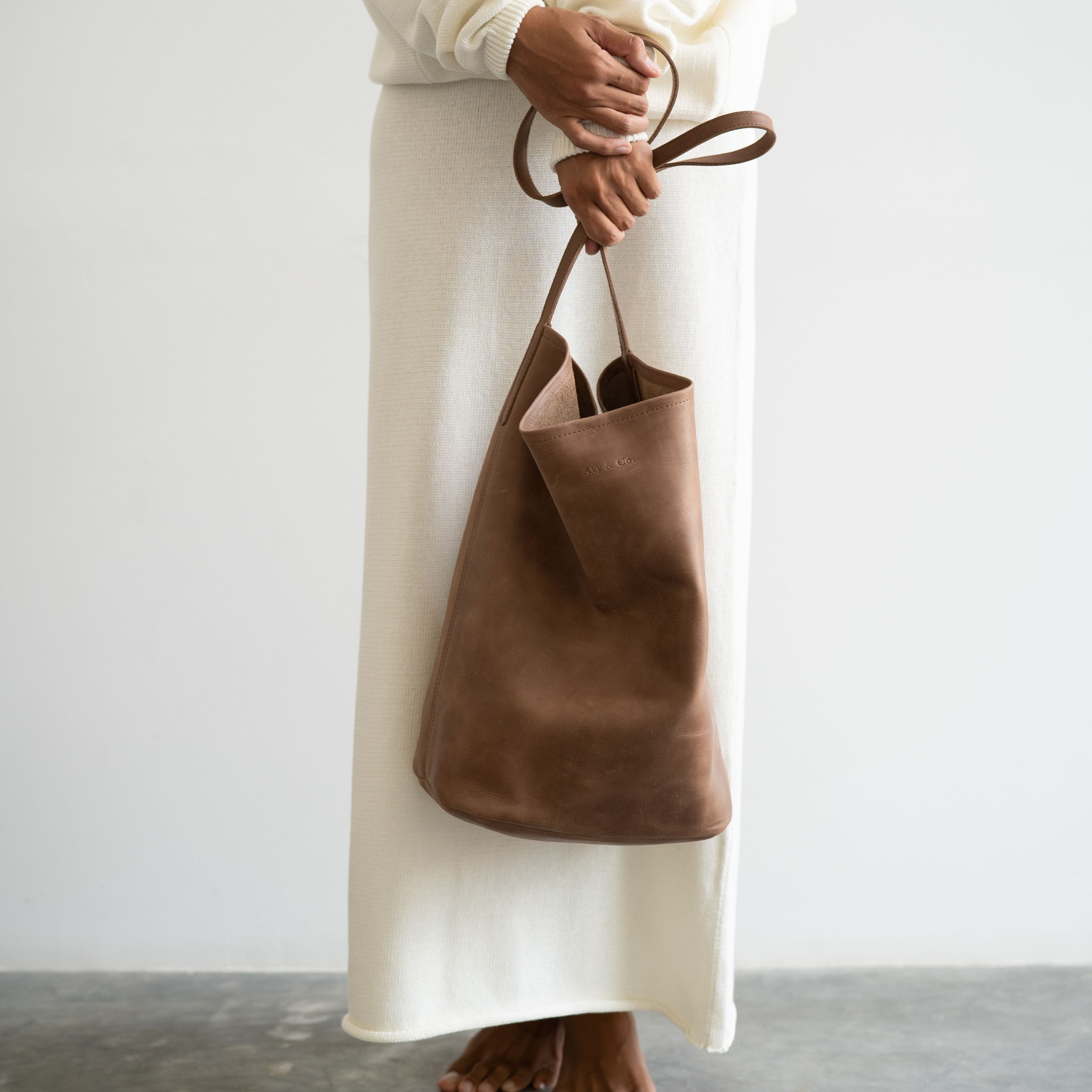 bucket matte caramel tote 1