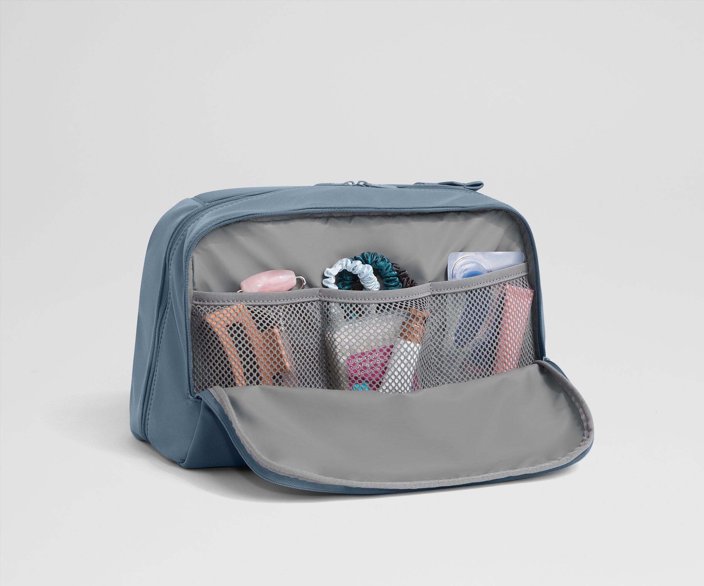 extra large toiletry bag in coast blue 3