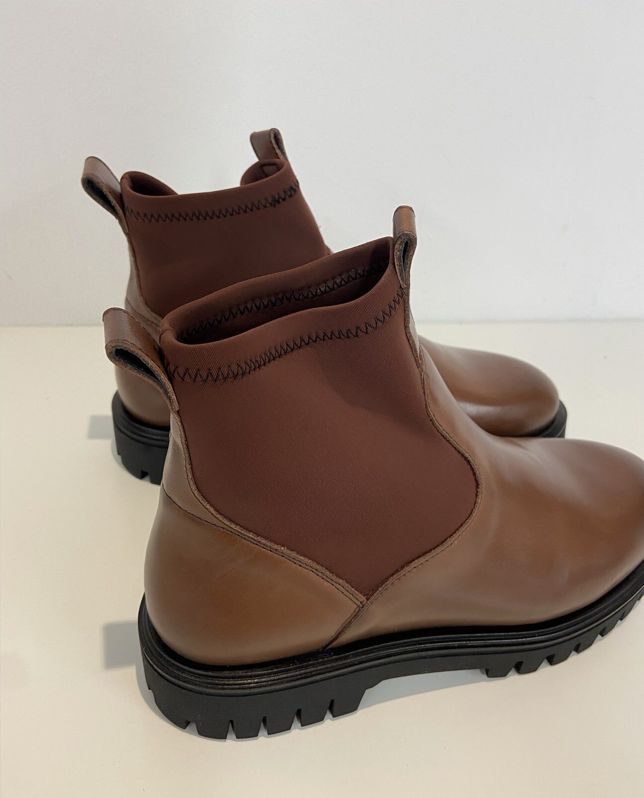 harrington leather boot in classic brown 2