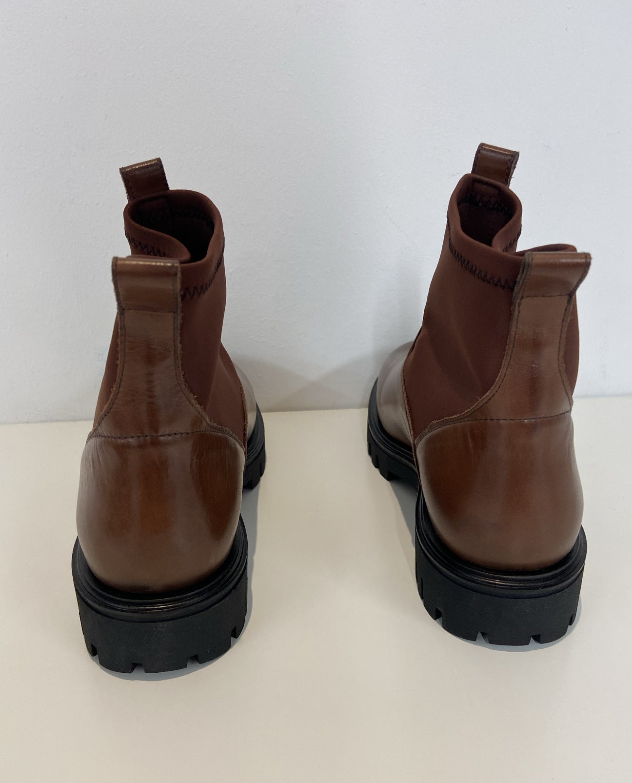 harrington leather boot in classic brown 3