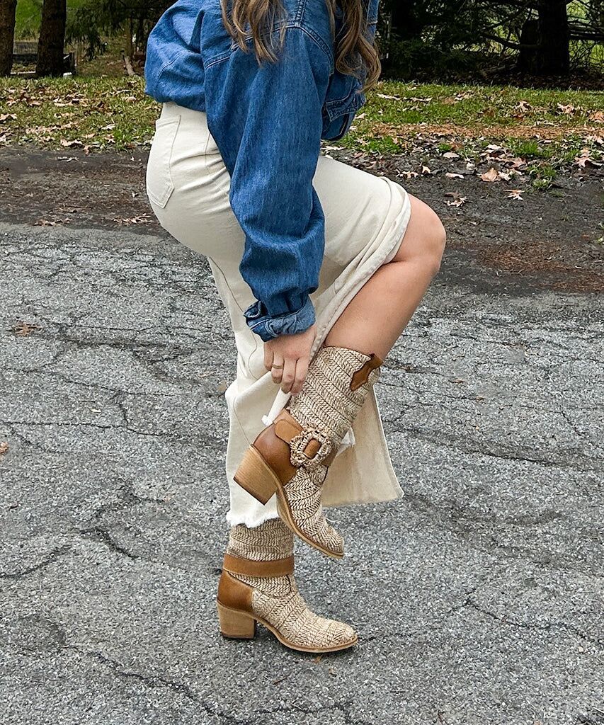 hoss boots brown multi raffia 2