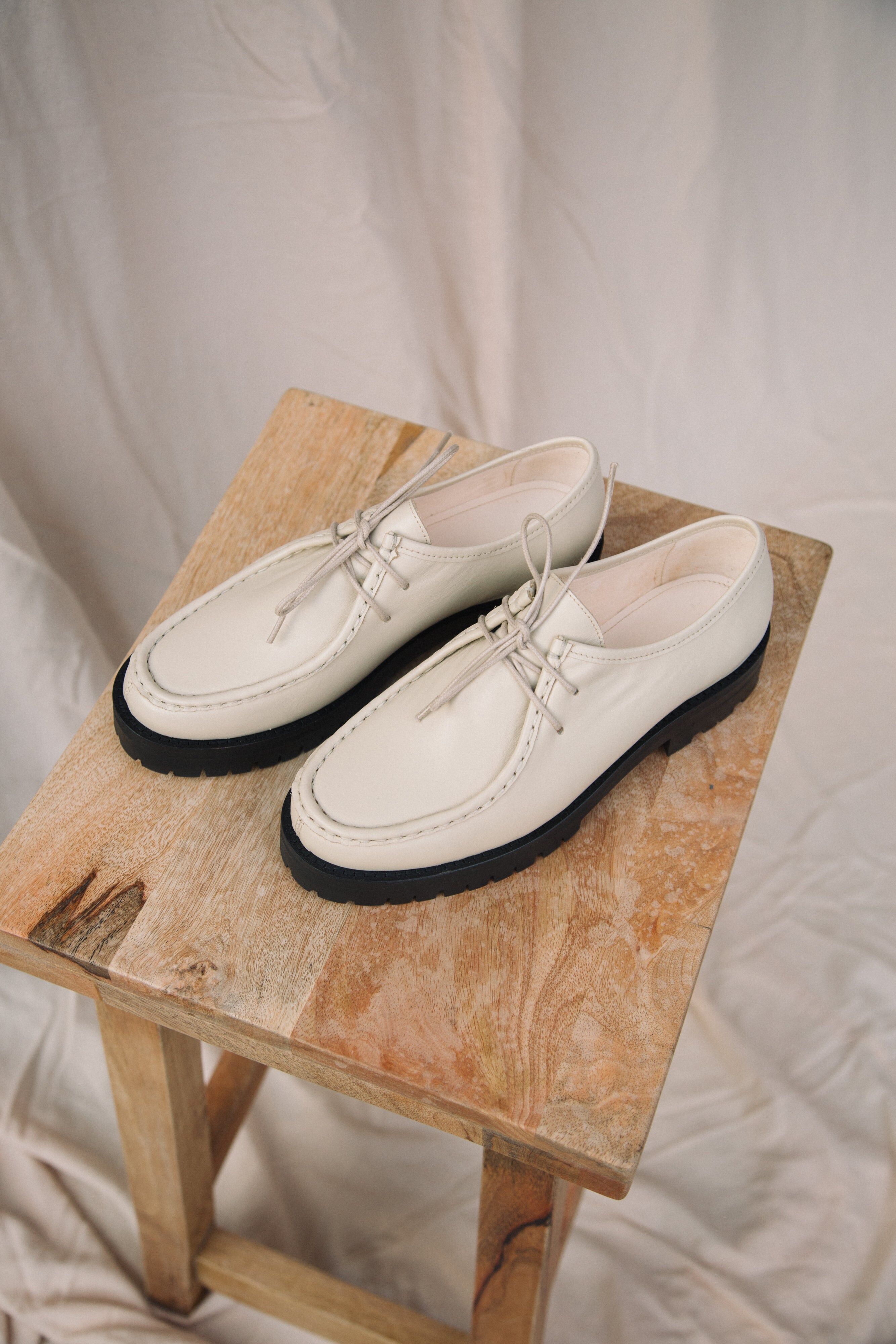 kutsu leather shoe in sand 1