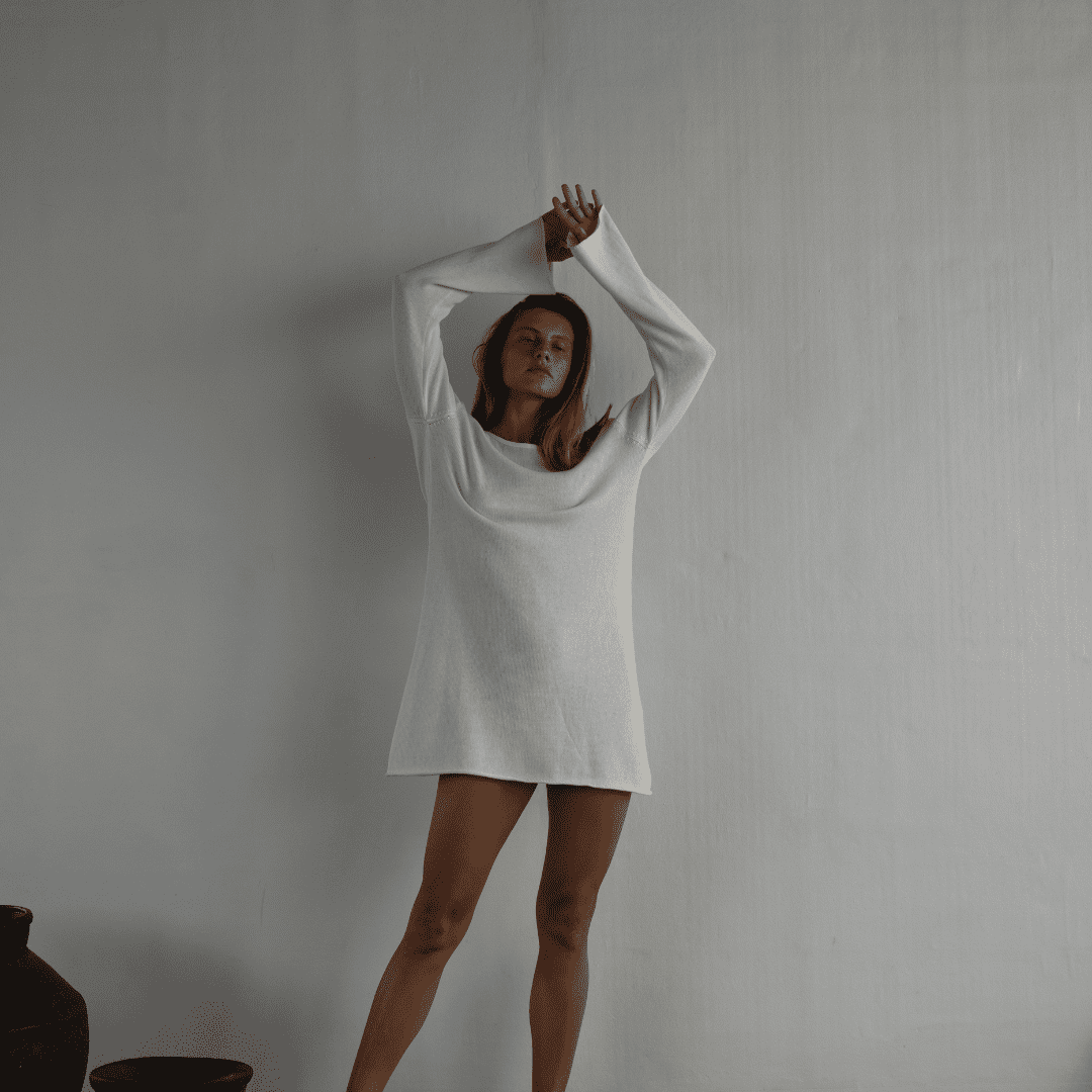 liv cream scoop back mini 1