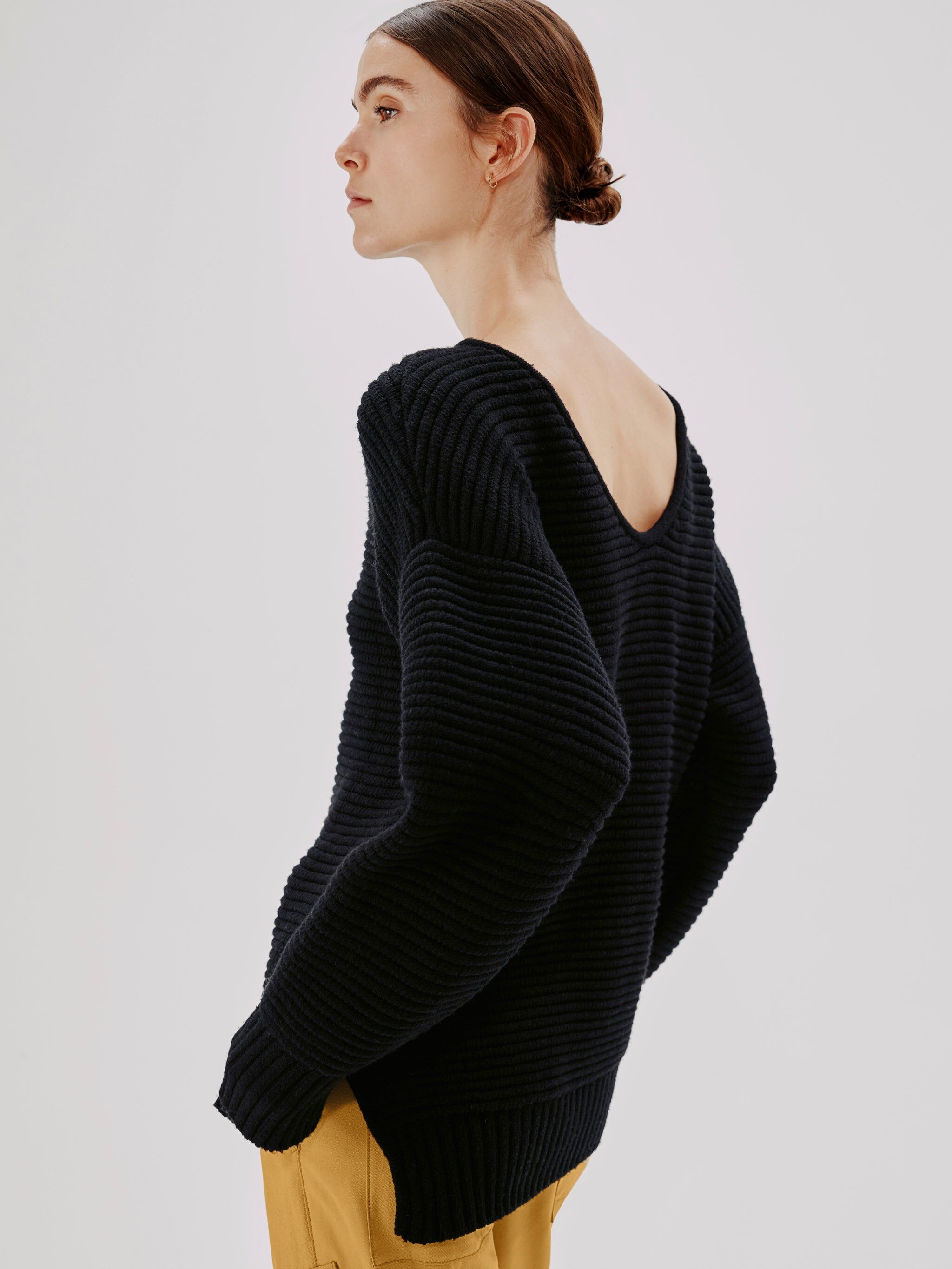 ottoman reversible chunky sweater black 3