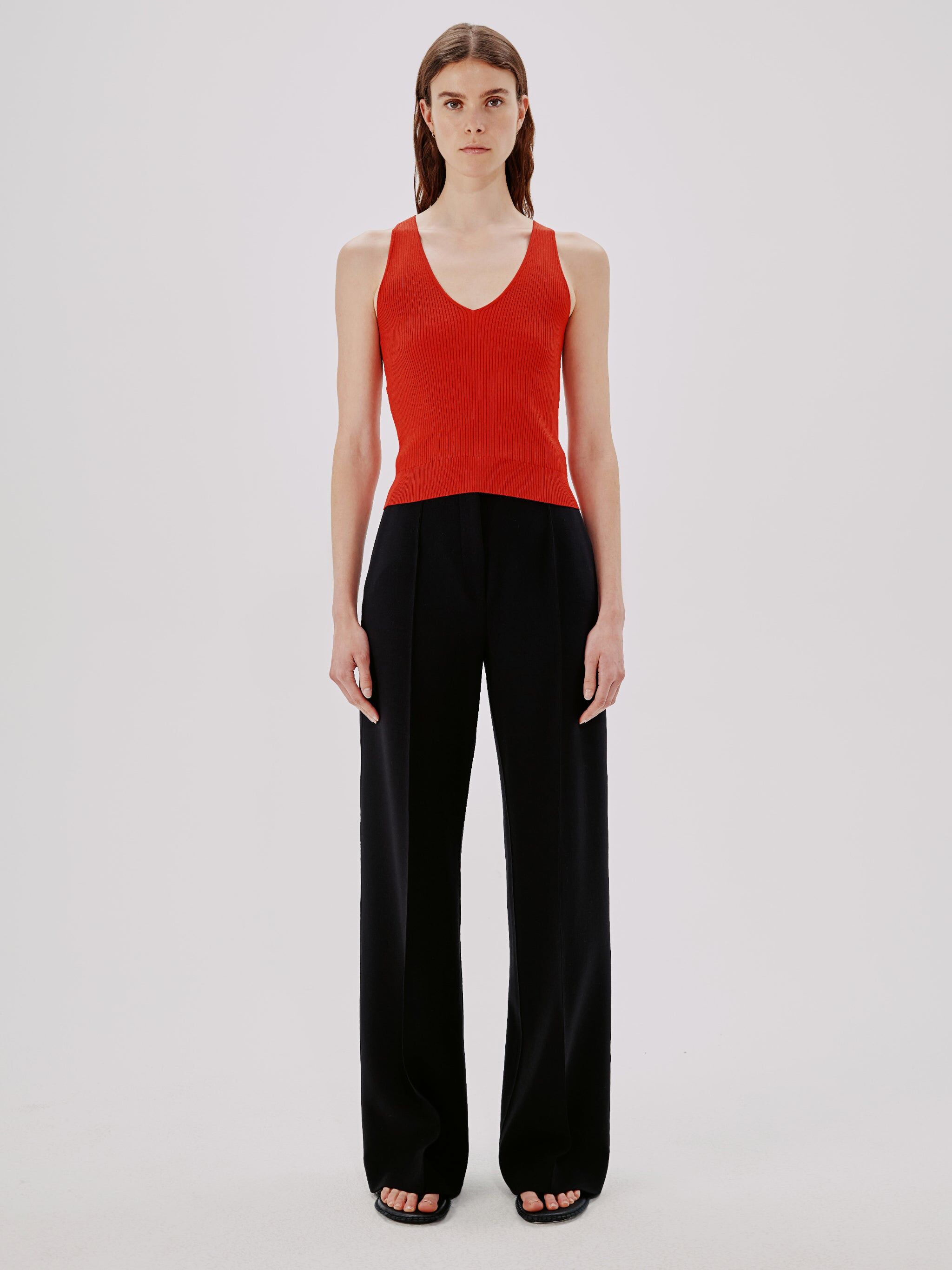 reversible v tank tomato 1