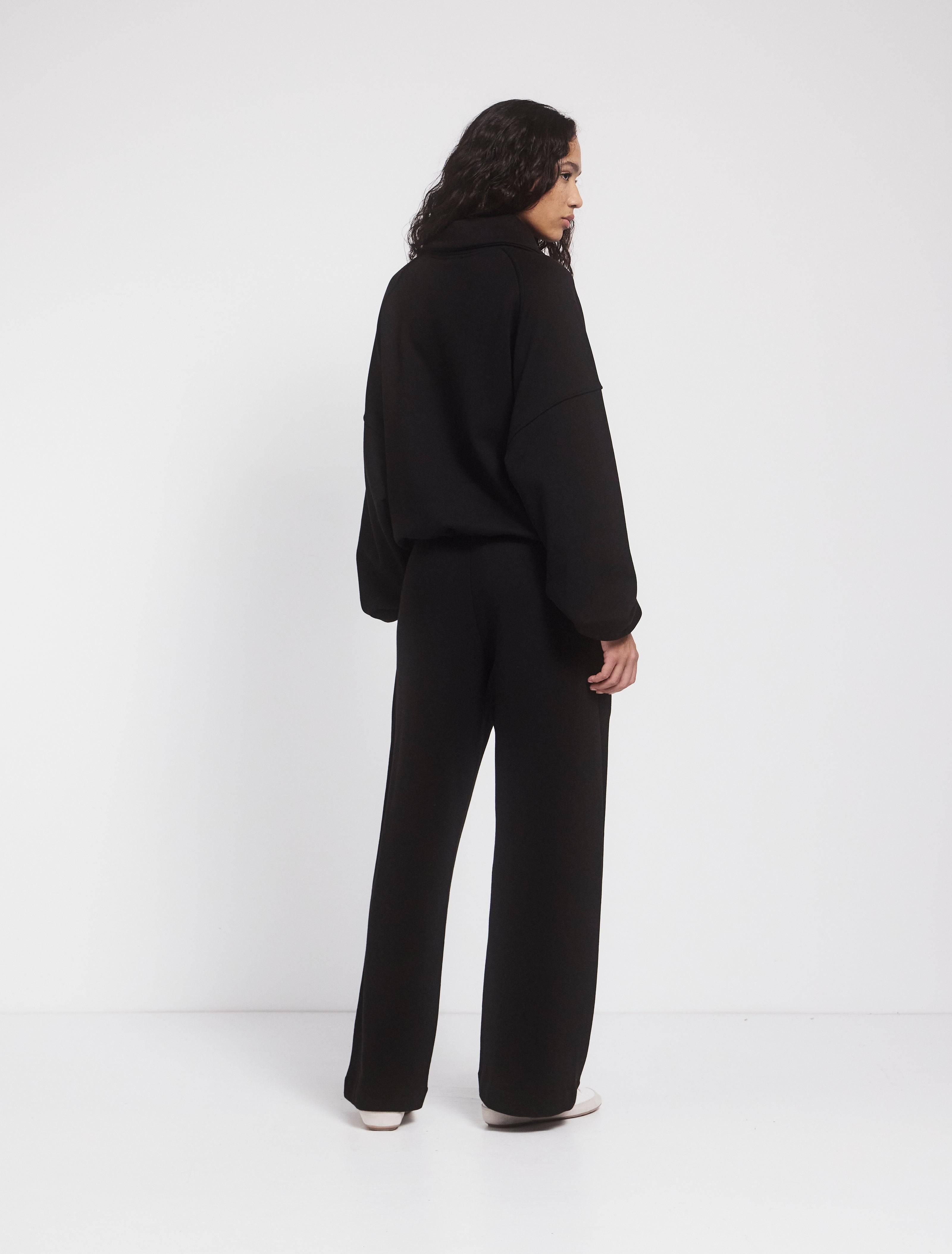 straight leg sweatpant in black 2