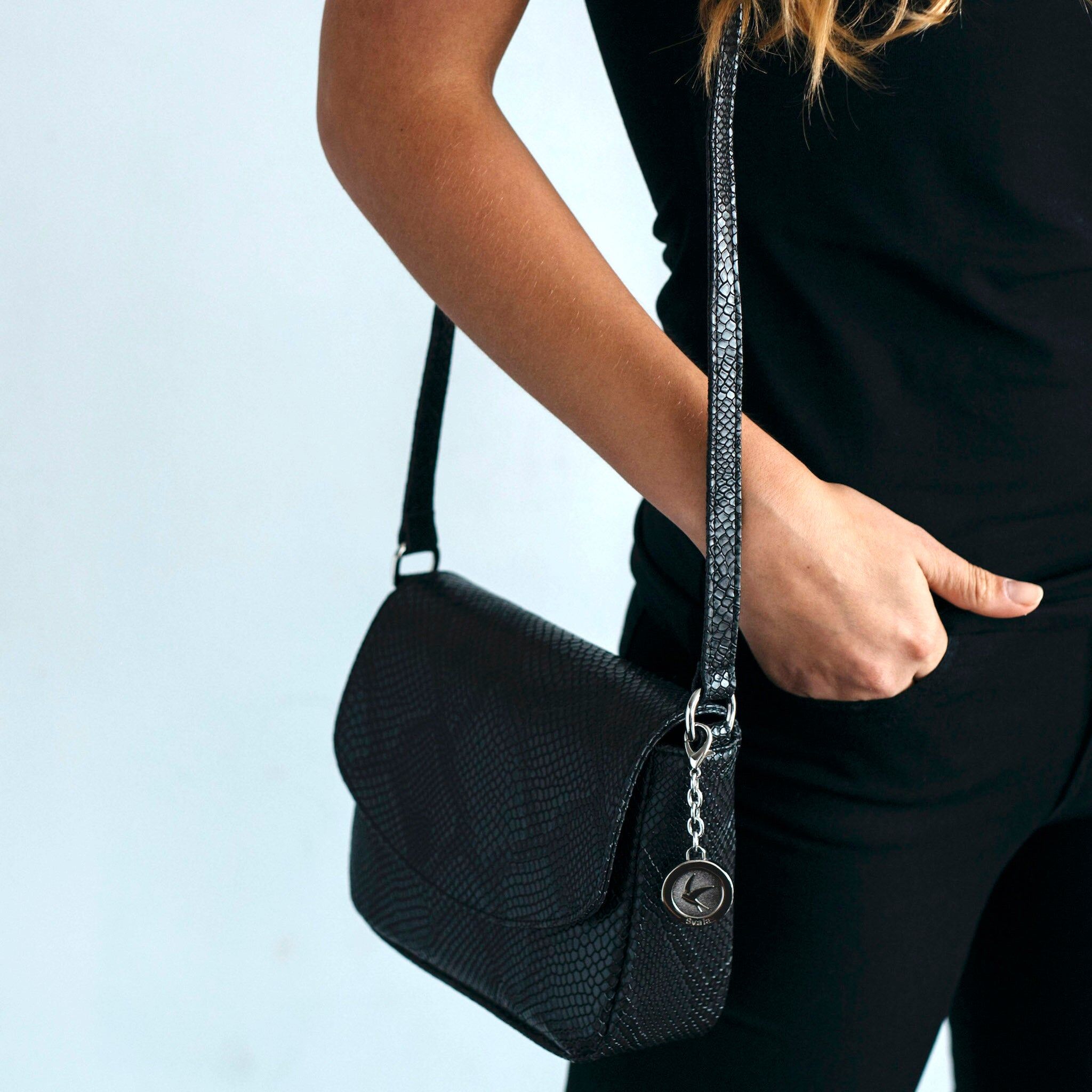 tashi crossbody black 2 1