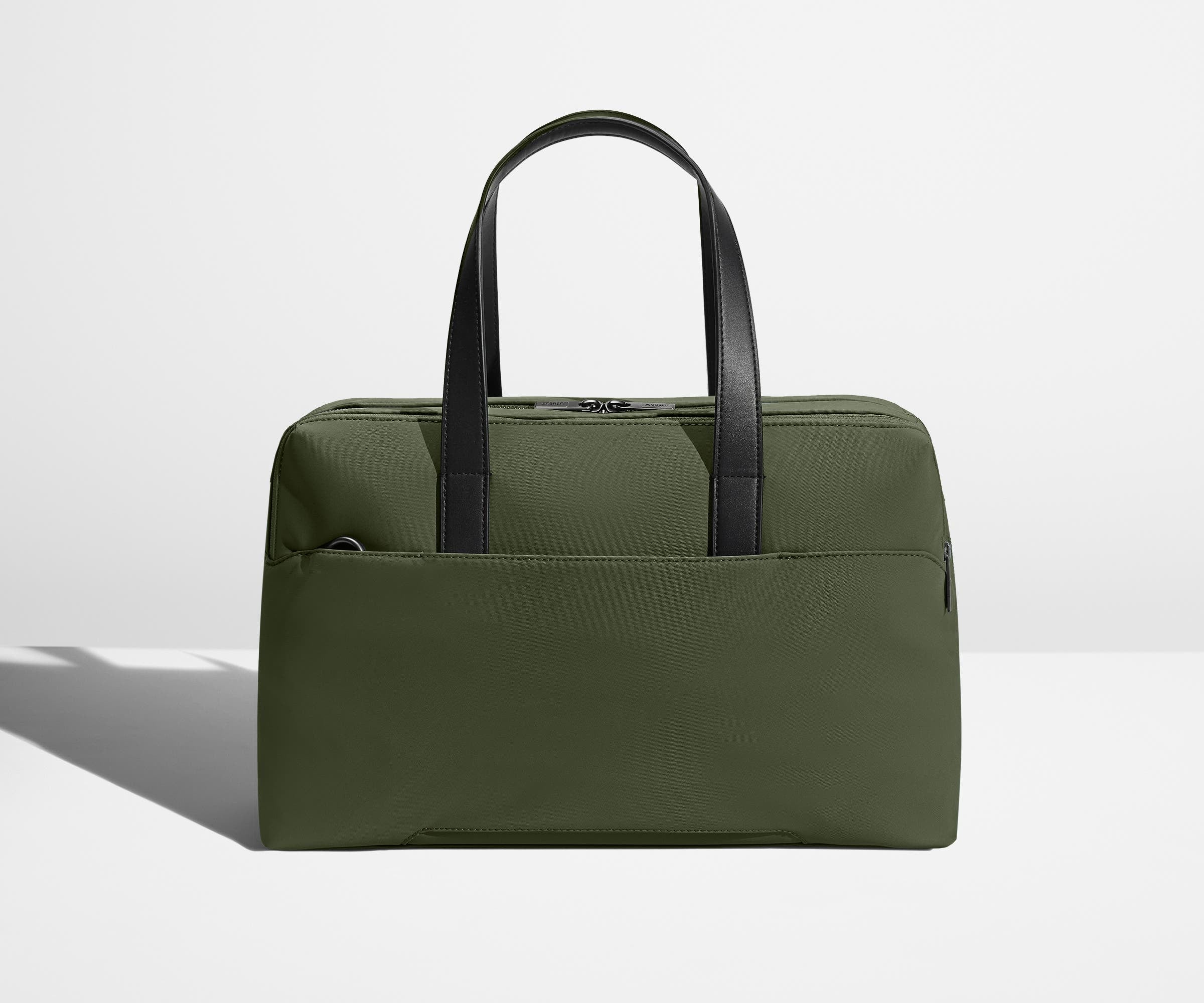 the everywhere bag in olive green 2