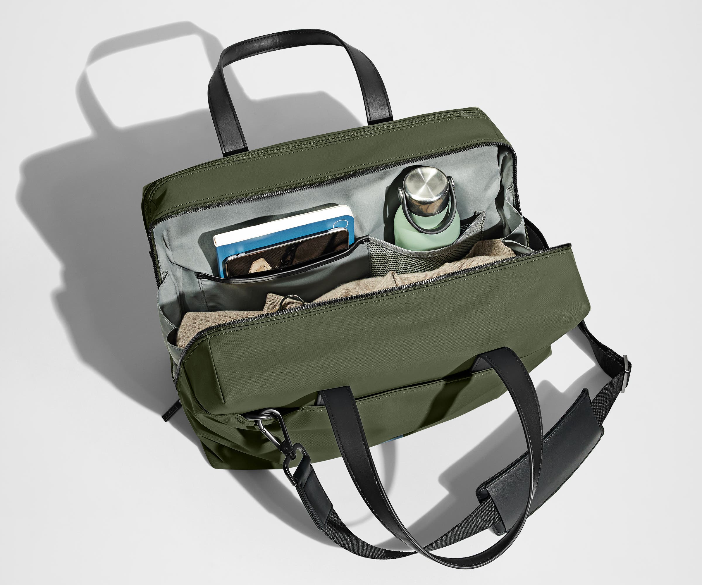 the everywhere bag in olive green 3