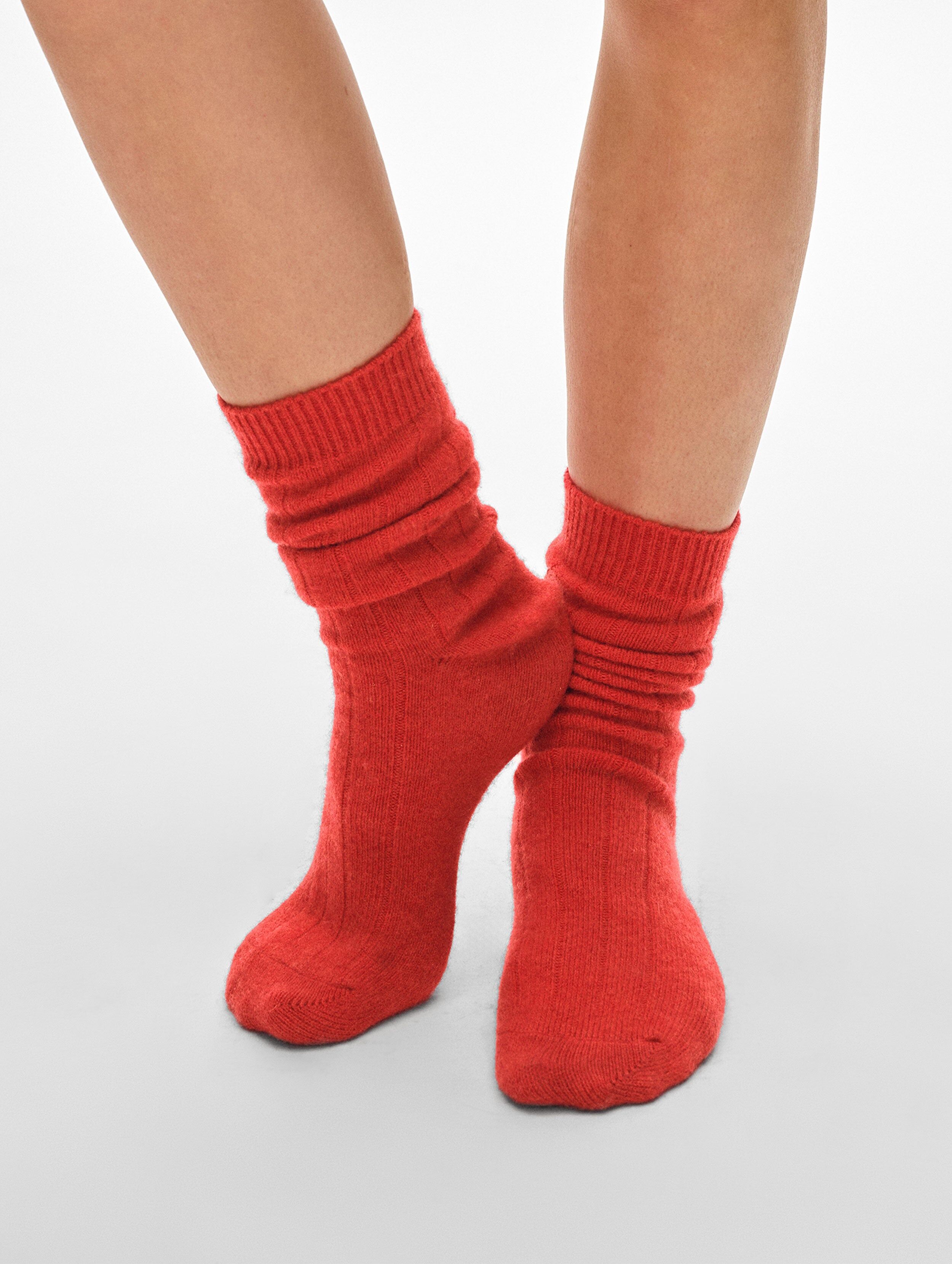 cashmere ribbed socks carmine red 2