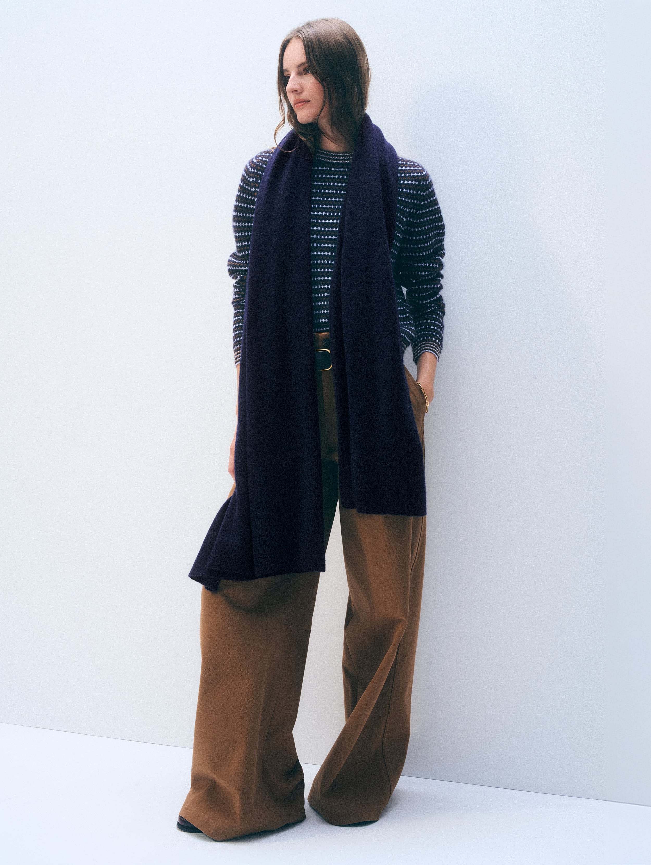cashmere travel wrap deep navy 1