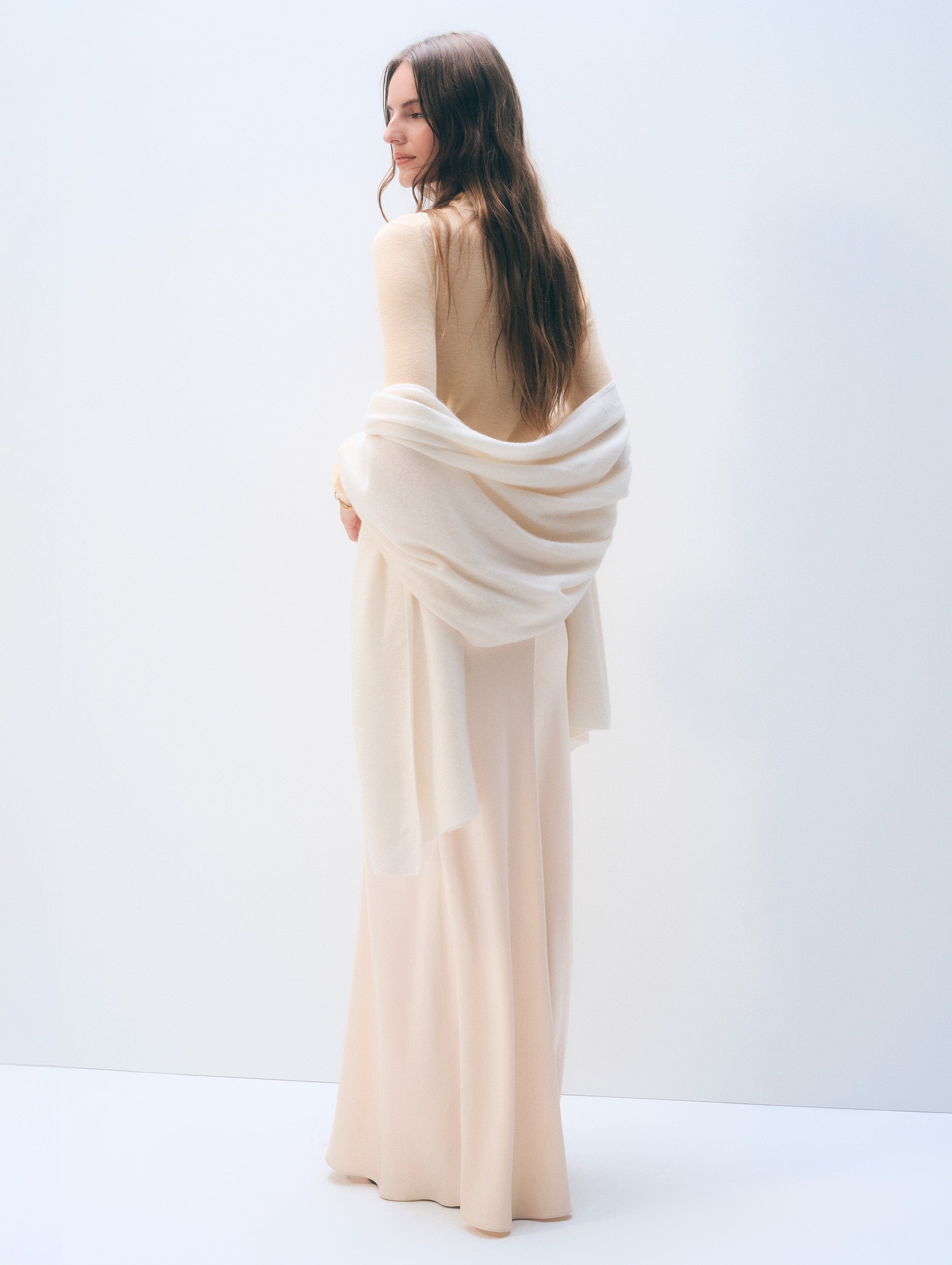 cashmere travel wrap soft white 3