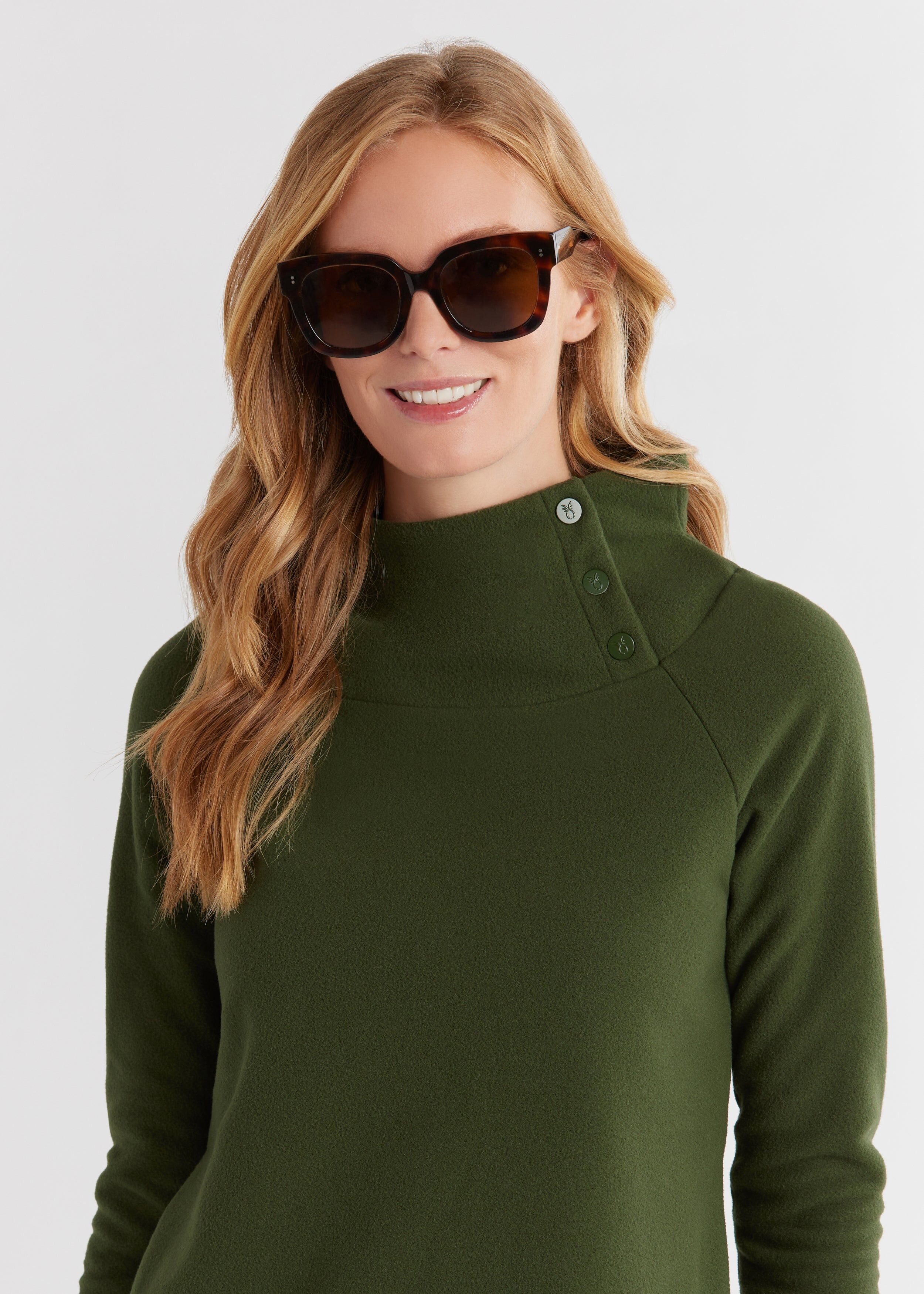 marielle mock neck in vello fleece spruce 3