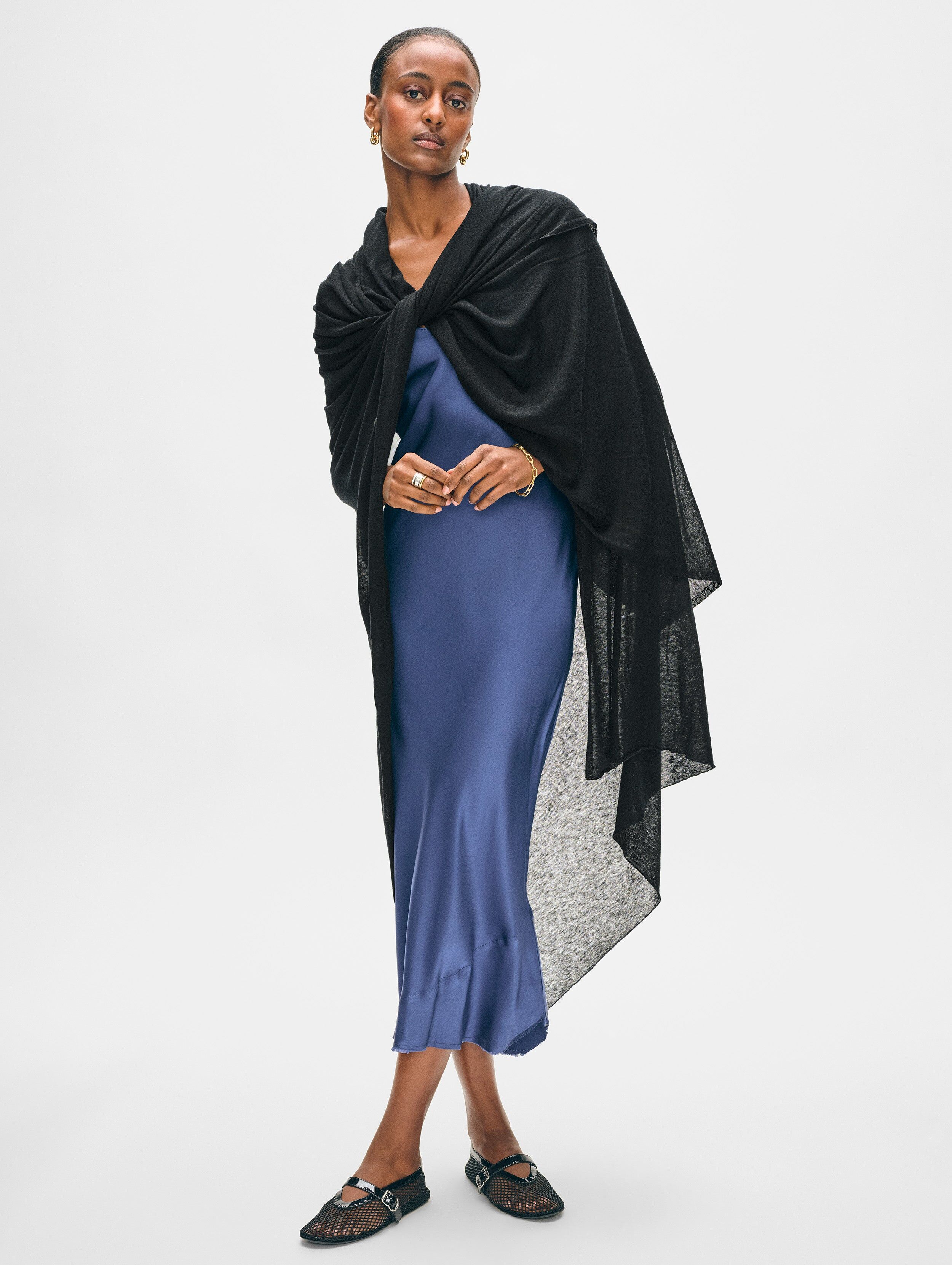 superfine cashmere travel wrap black 2