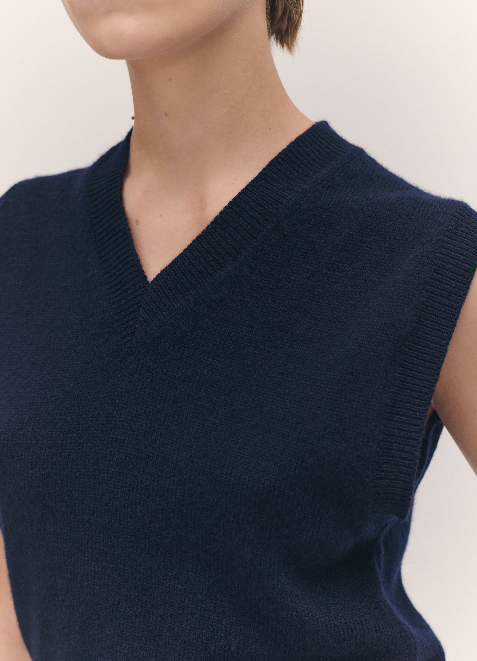 athea tank in navy 2