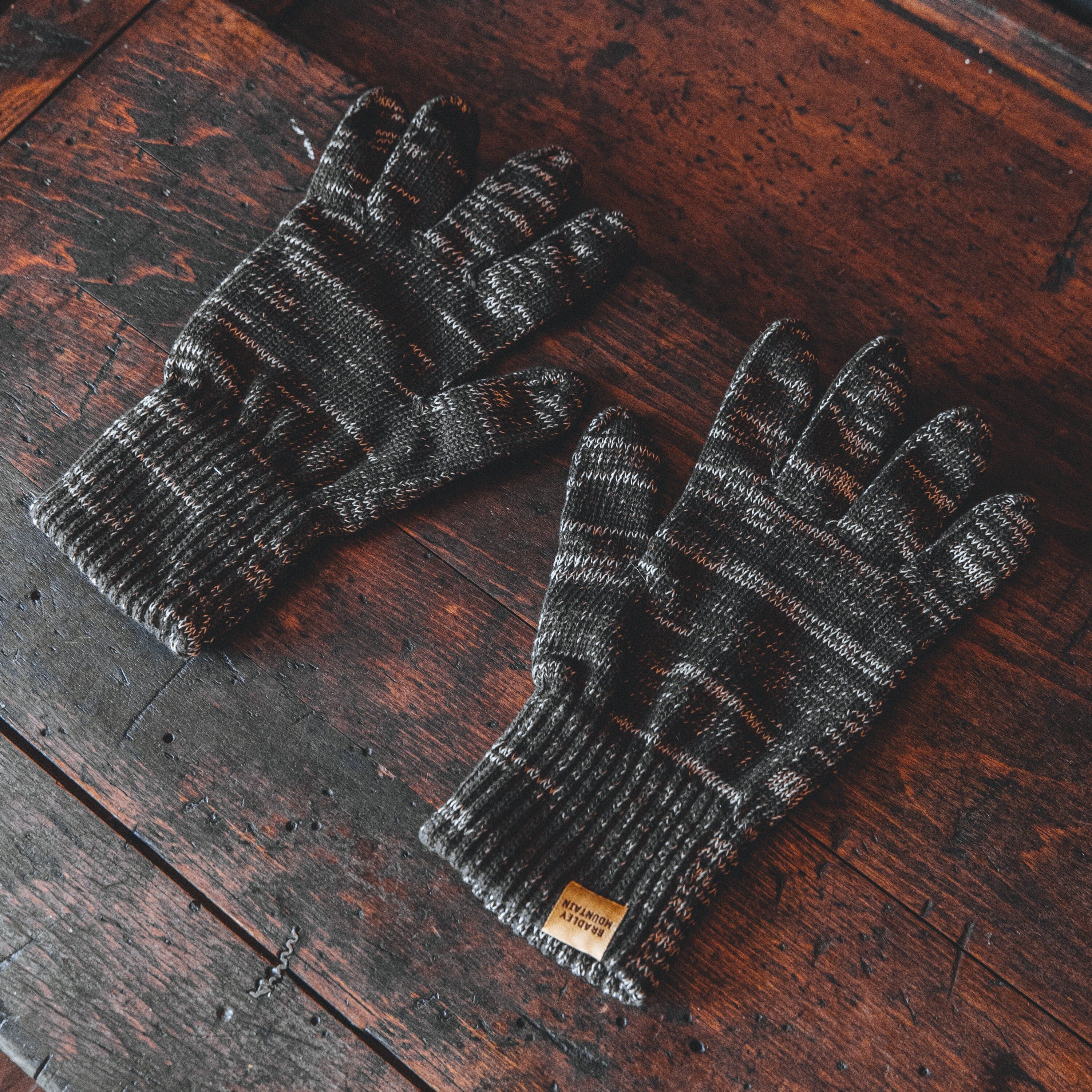 explorers gloves desert 3
