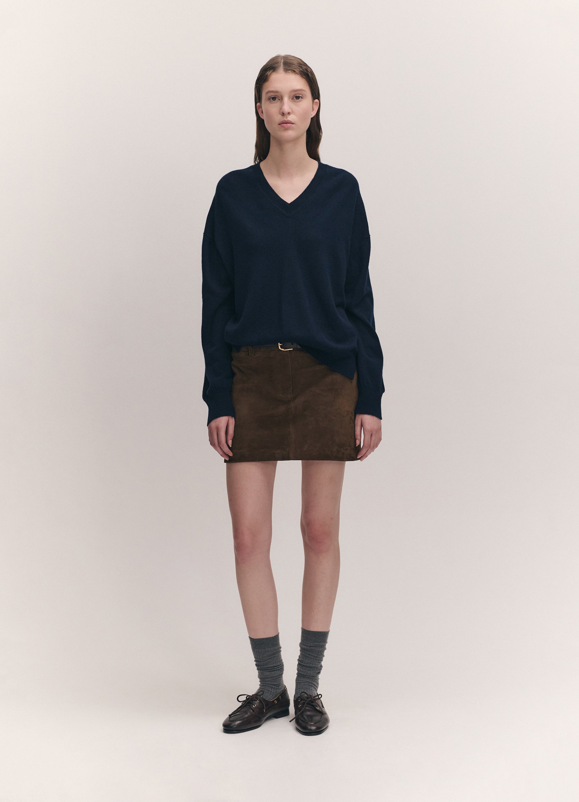 tahra cashmere v neck in dark navy 3
