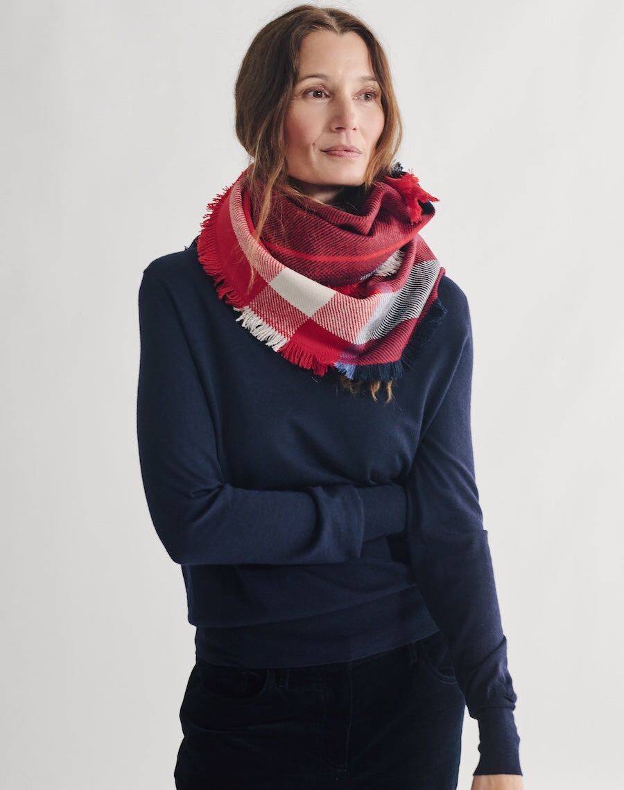 the clauran tartan scarf cairngorms red 3